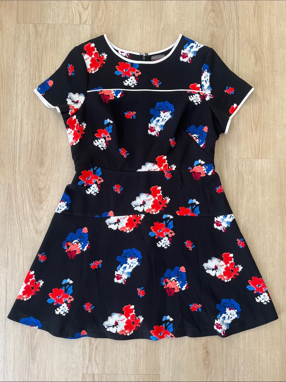 Vince Camuto Traveling Blooms Short Sleeve Floral Print Crepe Dress Black 12